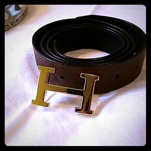 C. Wonder 'H' Belt Buckle with reversible belt